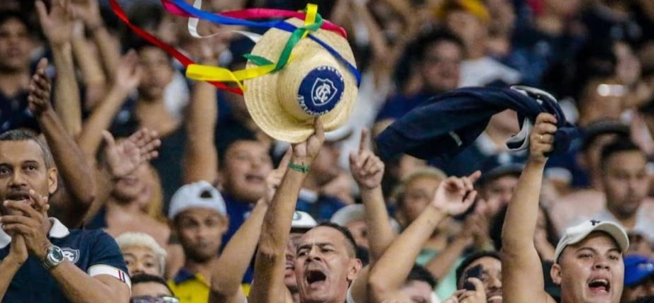 Torcida do Remo no Mangueirão em jogo do Campeonato Brasileiro