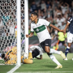 Pedro Rocha comemora gol do Coritiba contra o Remo pelo Campeonato Brasileiro Série A
