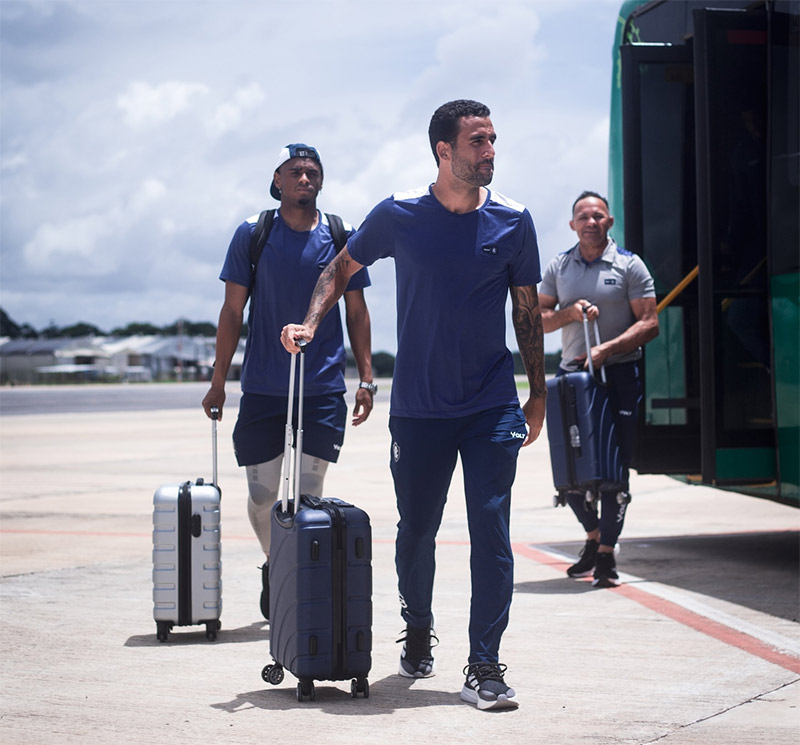 Jogadores de Santos e Remo em confronto pela Série A na Vila Belmiro
