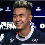 Victor Cantillo durante coletiva pelo Remo antes de deixar o clube