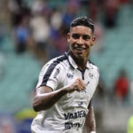 Alef Manga comemora o último gol do Remo contra o Bahia