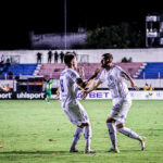 Jogadores do Paysandu comemoram gol contra o Itabaiana pela Série C