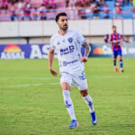 Ítalo Paysandu 10 gols comemorando gol com a camisa bicolor