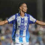 lucas cardoso comemora gol contra o trem na copa verde