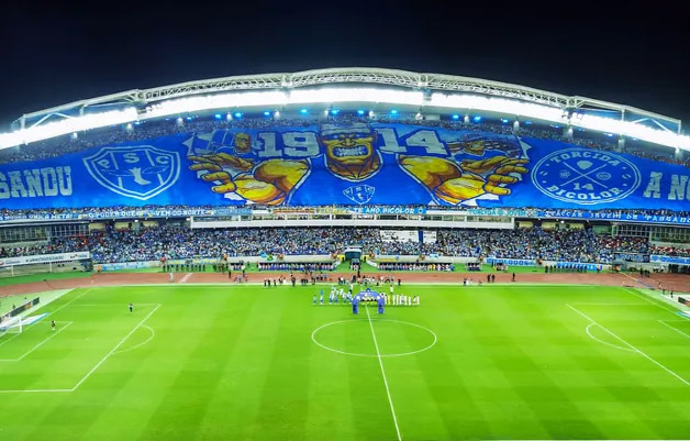 Torcida do Paysandu lotando o Mangueirão antes da final