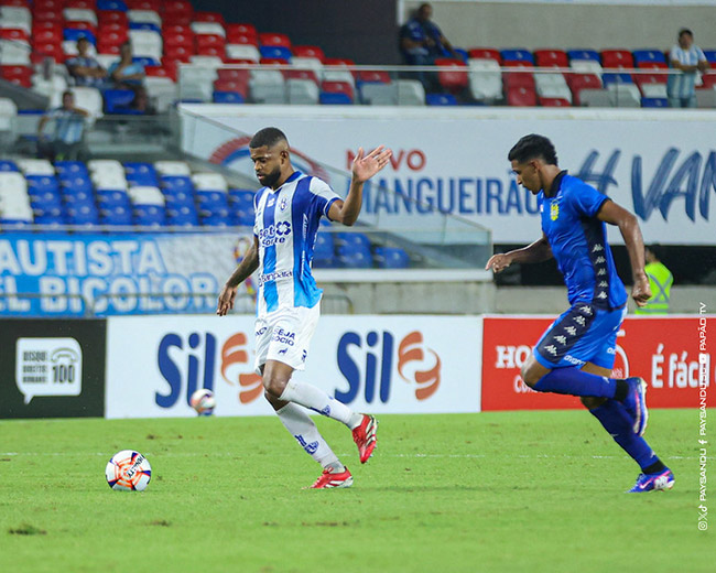 Castro do Paysandu contra o Nacional-AM