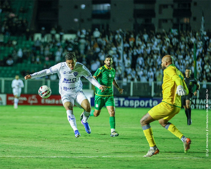 Paysandu durante jogo contra o Figueirense na Série C