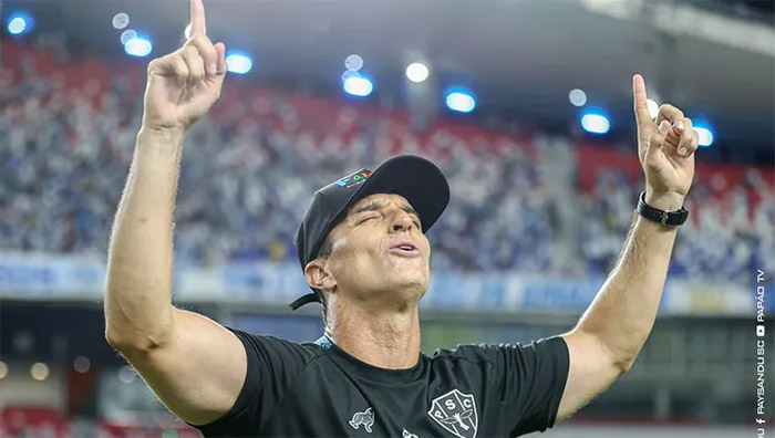 Júnior Rocha durante partida do Paysandu na temporada 2026