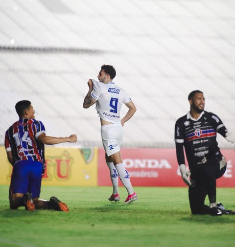 Ítalo comemora gol da vitória do Paysandu contra o Maranhão pela Série C