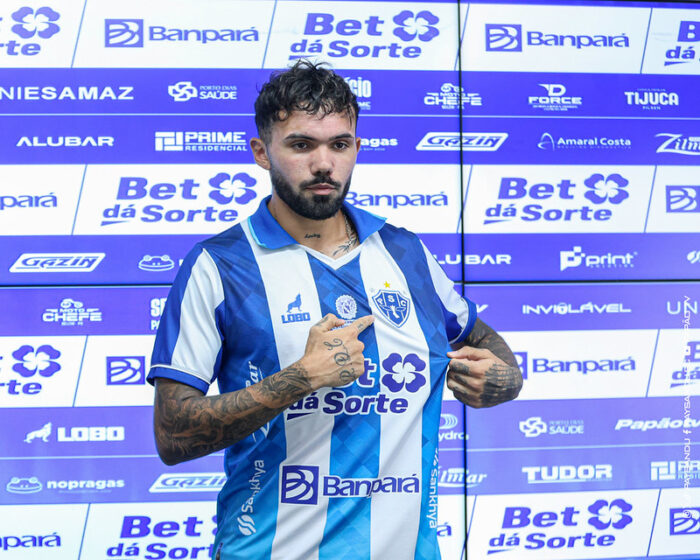 Nico Schiappacasse durante apresentação no Paysandu